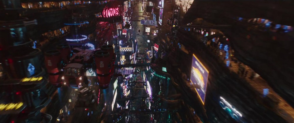 amazing-first-Valerian-and-the-City-of-a-Thousand-Planets-sci-fi-1